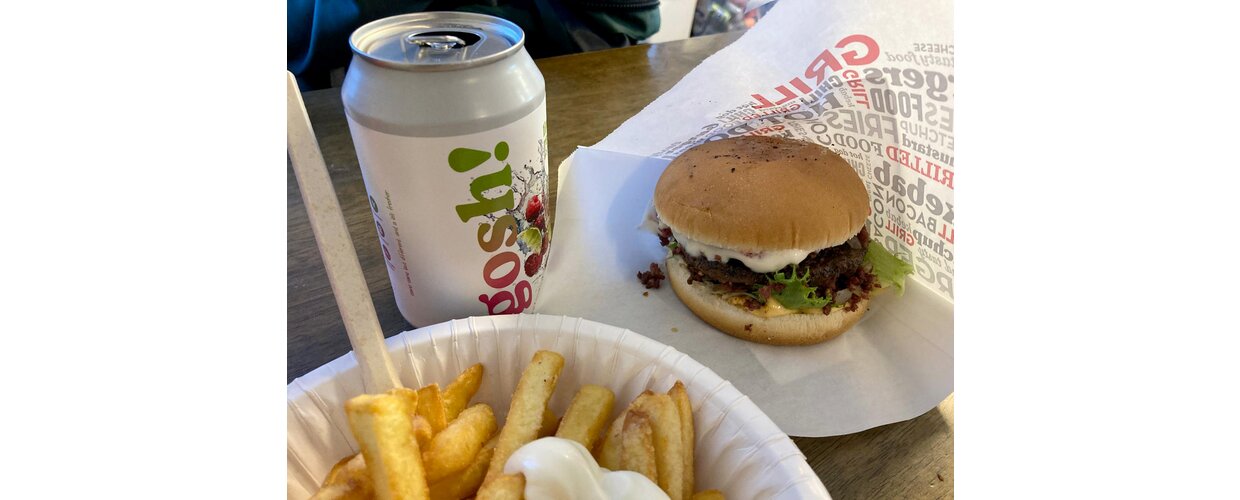 The Poro Burger with grilled reindeer bits at Grillikioski in Hetta